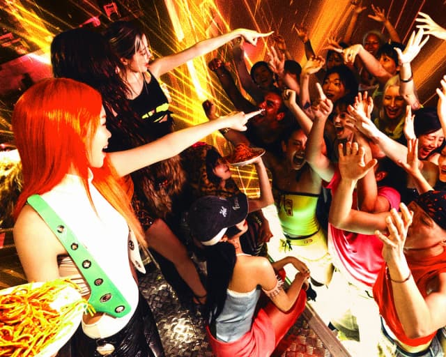LE SSERAFIM — Cheeky Neon Pepper concept photo 2